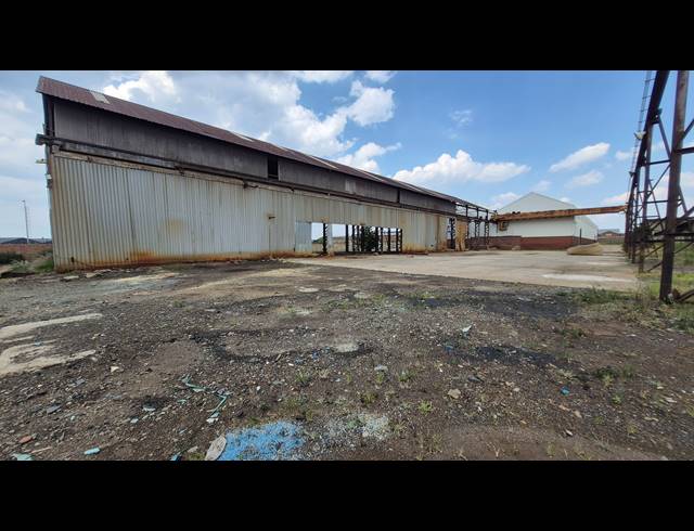 3,000M² FACTORY FOR SALE IN BOKSBURG EAST